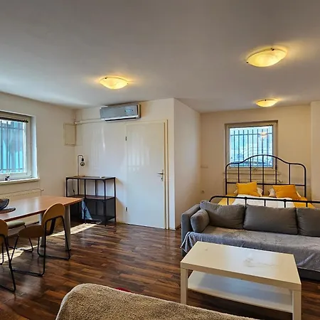 Industrial Vibe Flat Apartment *