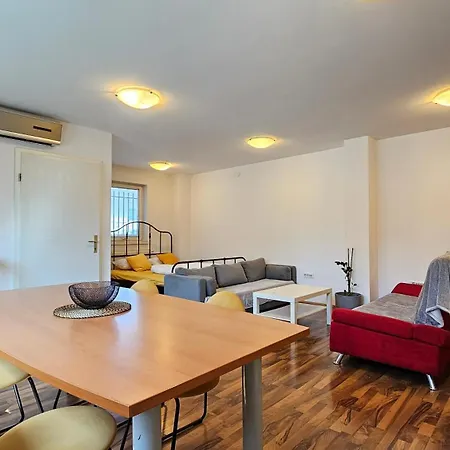 Apartment Industrial Vibe Flat *