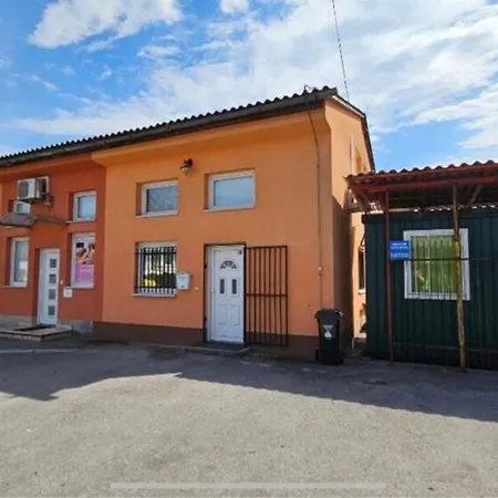 아파트 Industrial Vibe Flat