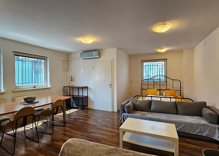 Industrial Vibe Flat Apartment *