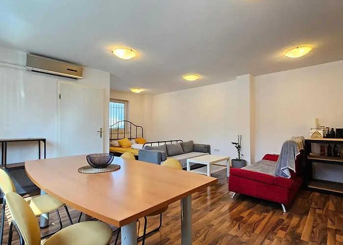 Apartment Industrial Vibe Flat *