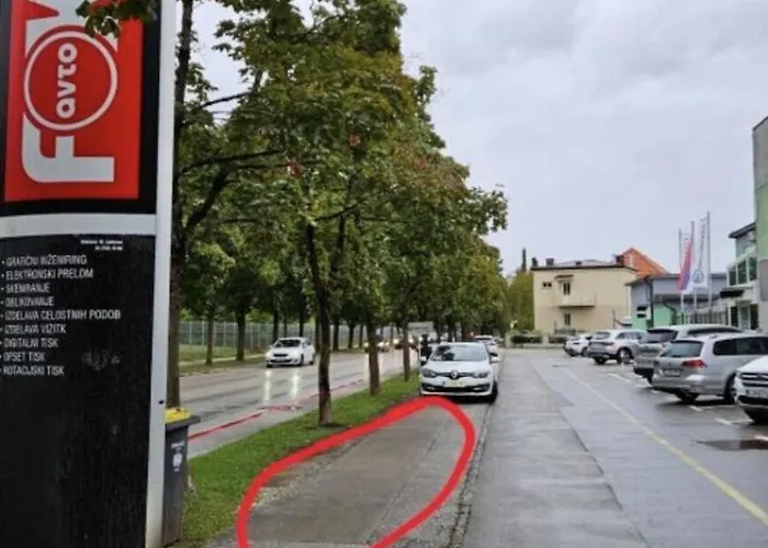 Industrial Vibe Flat Apartment *